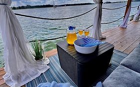 Piękny Dom na wodzie!!! Mazury szlak WJM